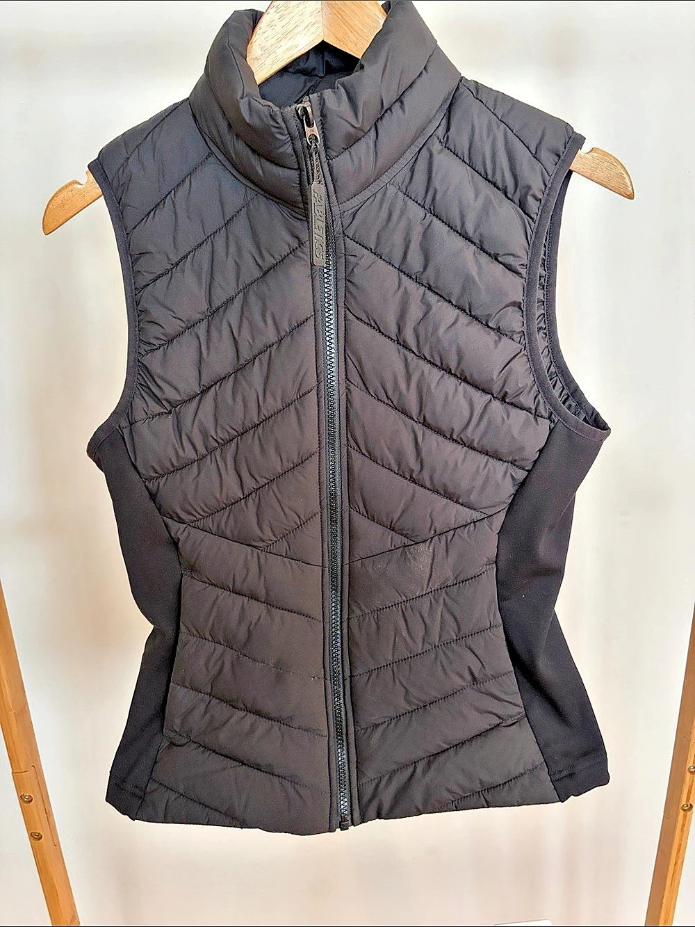 Fabletics Quilted Vest in Black Size XS Like New